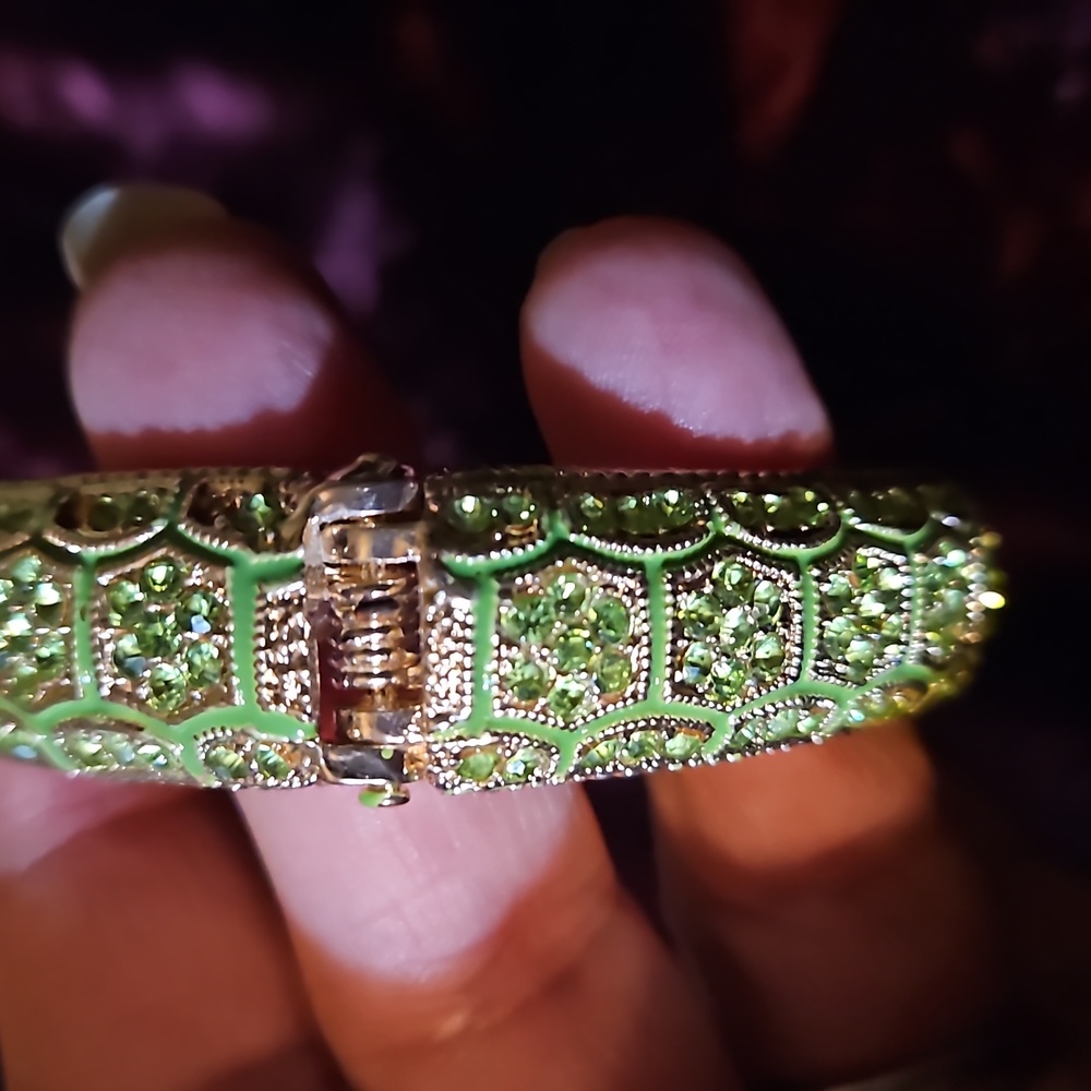 Bangle Hinged Braclet - Picture 3 of 4